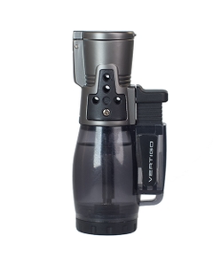 O Vertigo Cyclone II Triple Torch é um isqueiro de chama acessível com um tanque de combustível transparente.