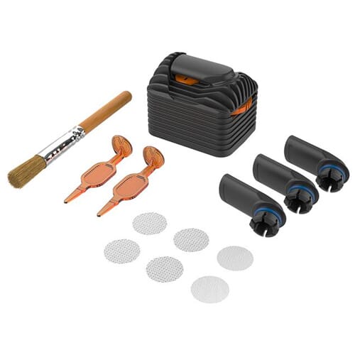 Tous les éléments inclus au kit d'entretien Venty : unité de refroidissement, pinceau de nettoyage, deux outils de remplissage, trois embouts buccaux et six filtres.